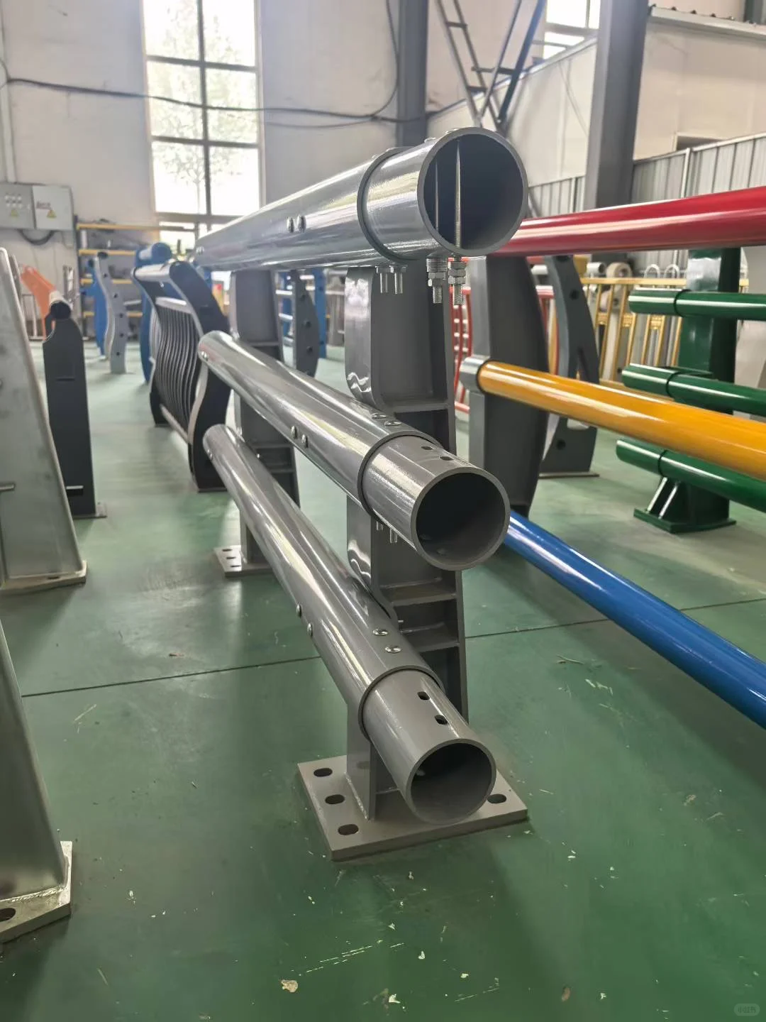 护栏，守护城市安全的坚固盾牌