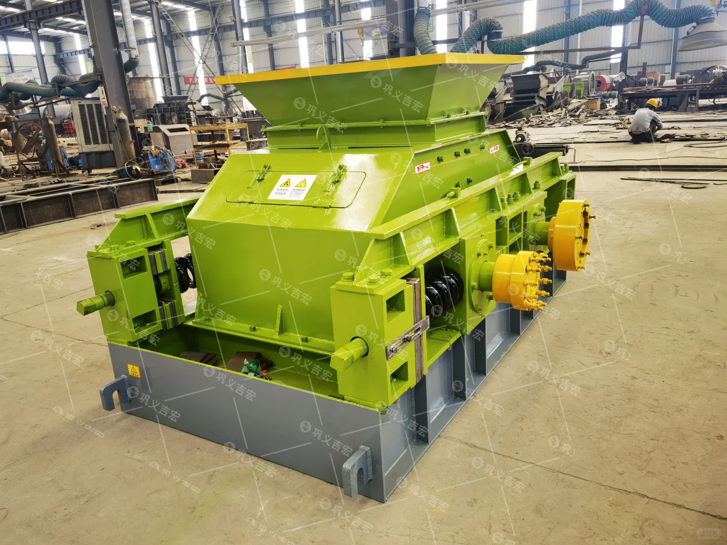 双齿辊破碎机的卓越应用与维护指南