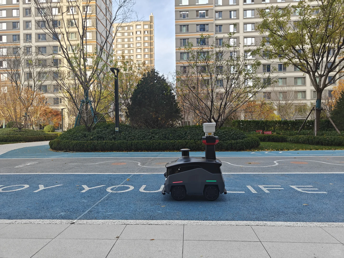 安保机器人成北京高端住宅新标配