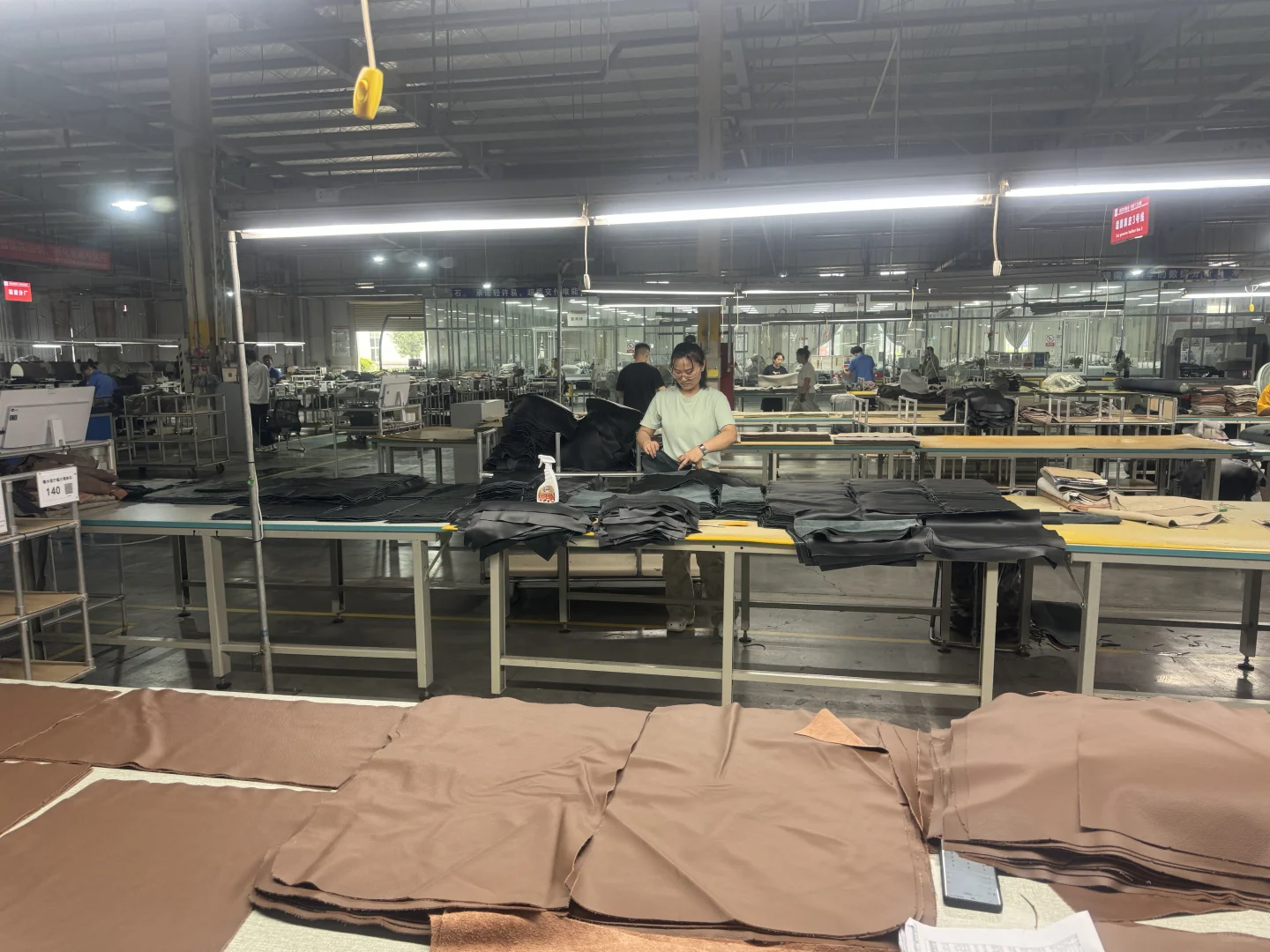 今天带大家走进河北顾家的生产基地