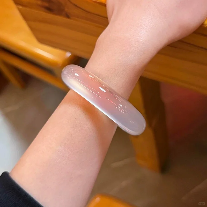 清冷仙子|这圈冰透,是腕间永不融化的初雪