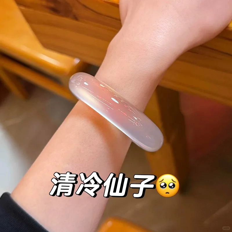 清冷仙子|这圈冰透,是腕间永不融化的初雪