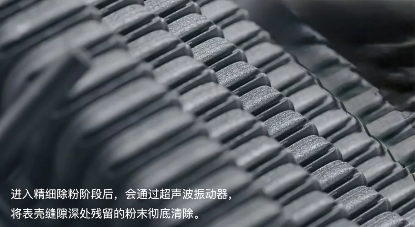 苹果在今年使用了钛金属粉末打印技术