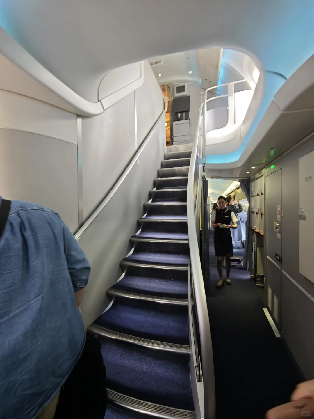 超爽！波音747宽体机二层公务舱细节体验！