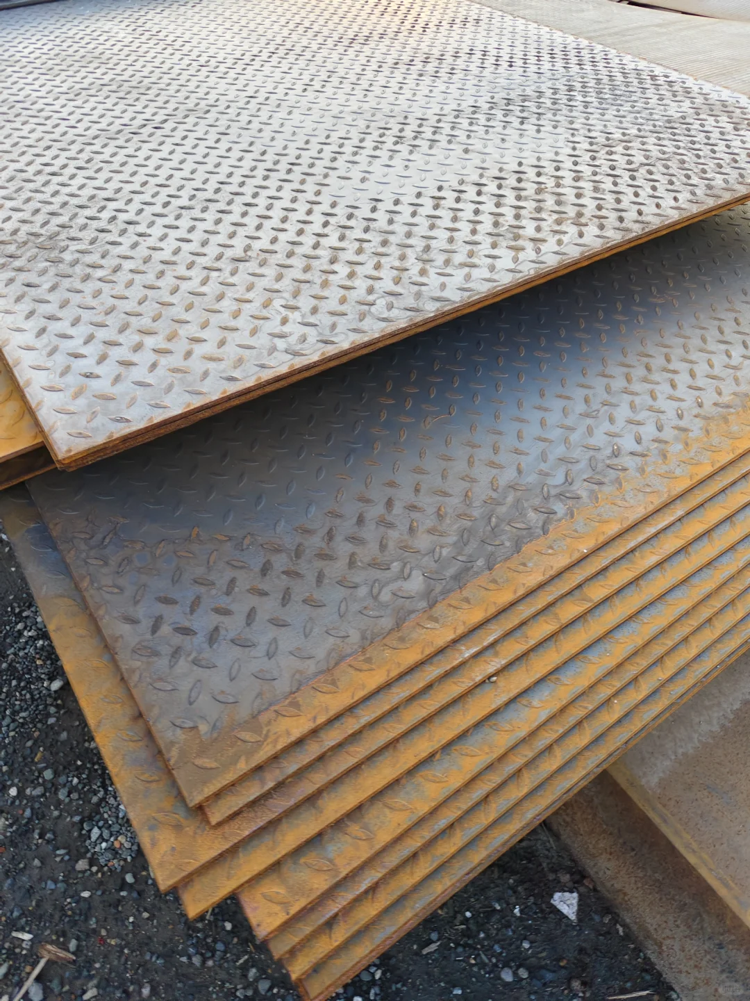 优质钢材，构筑坚固未来。