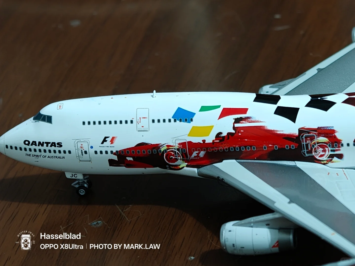 云端之梦：我人生中的第一架飞机模型 ✈️