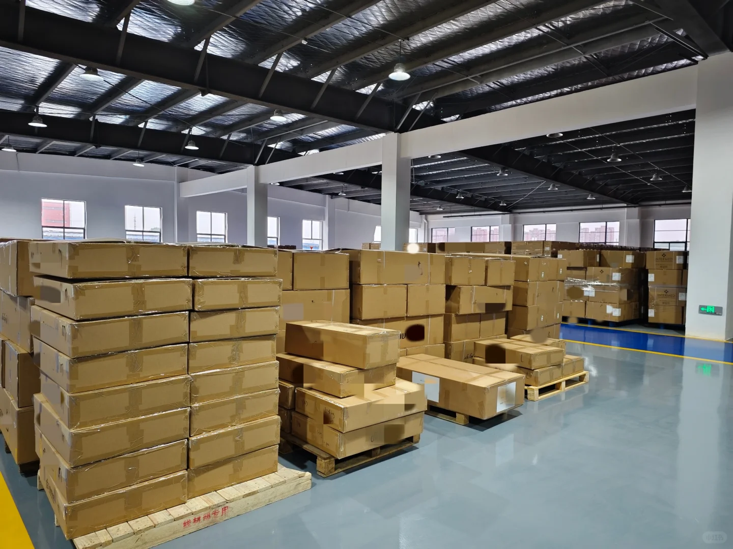 外贸人的底气源于一仓库的成品待出货