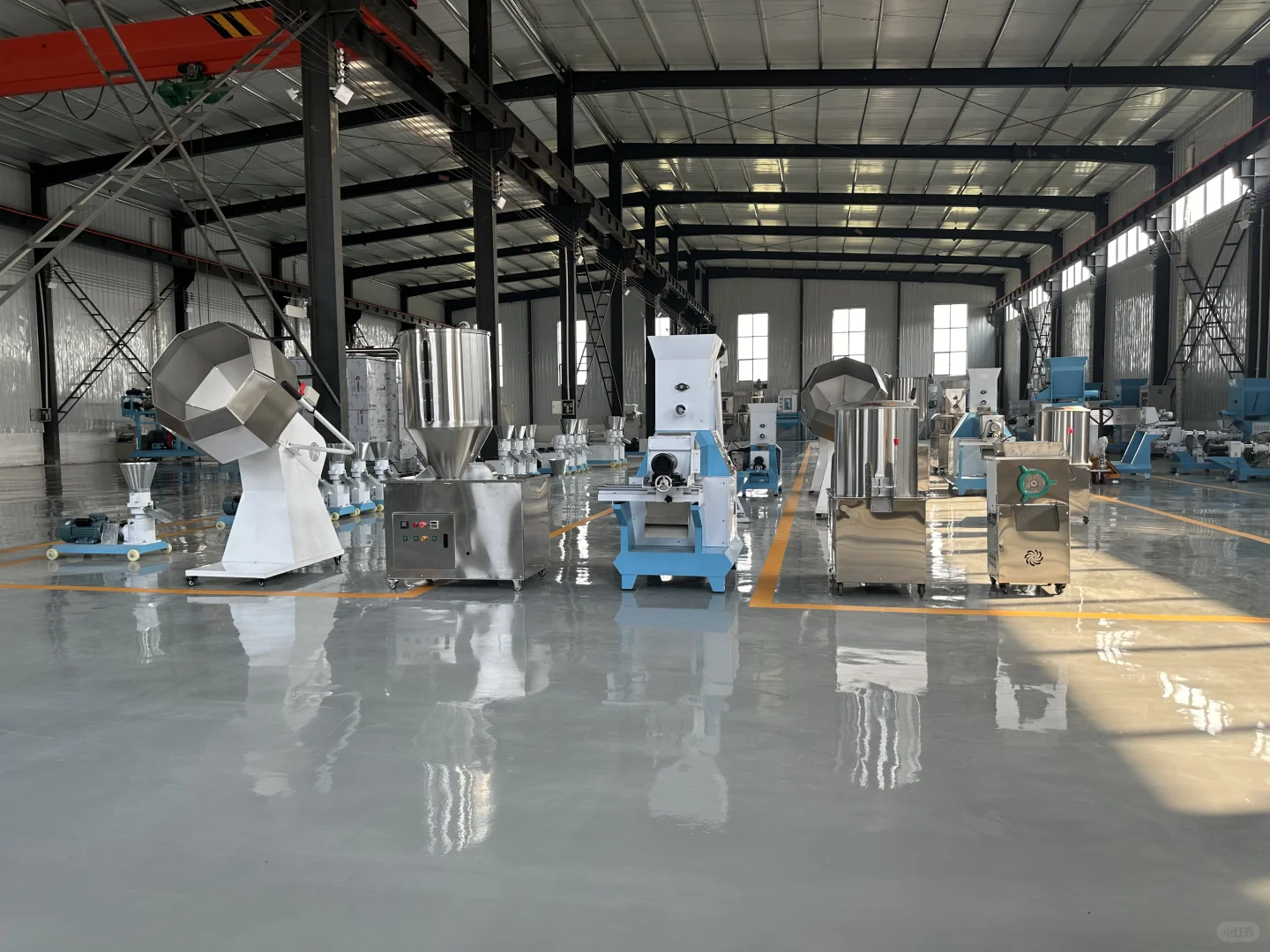 养殖户必备！小型饲料膨化机组！