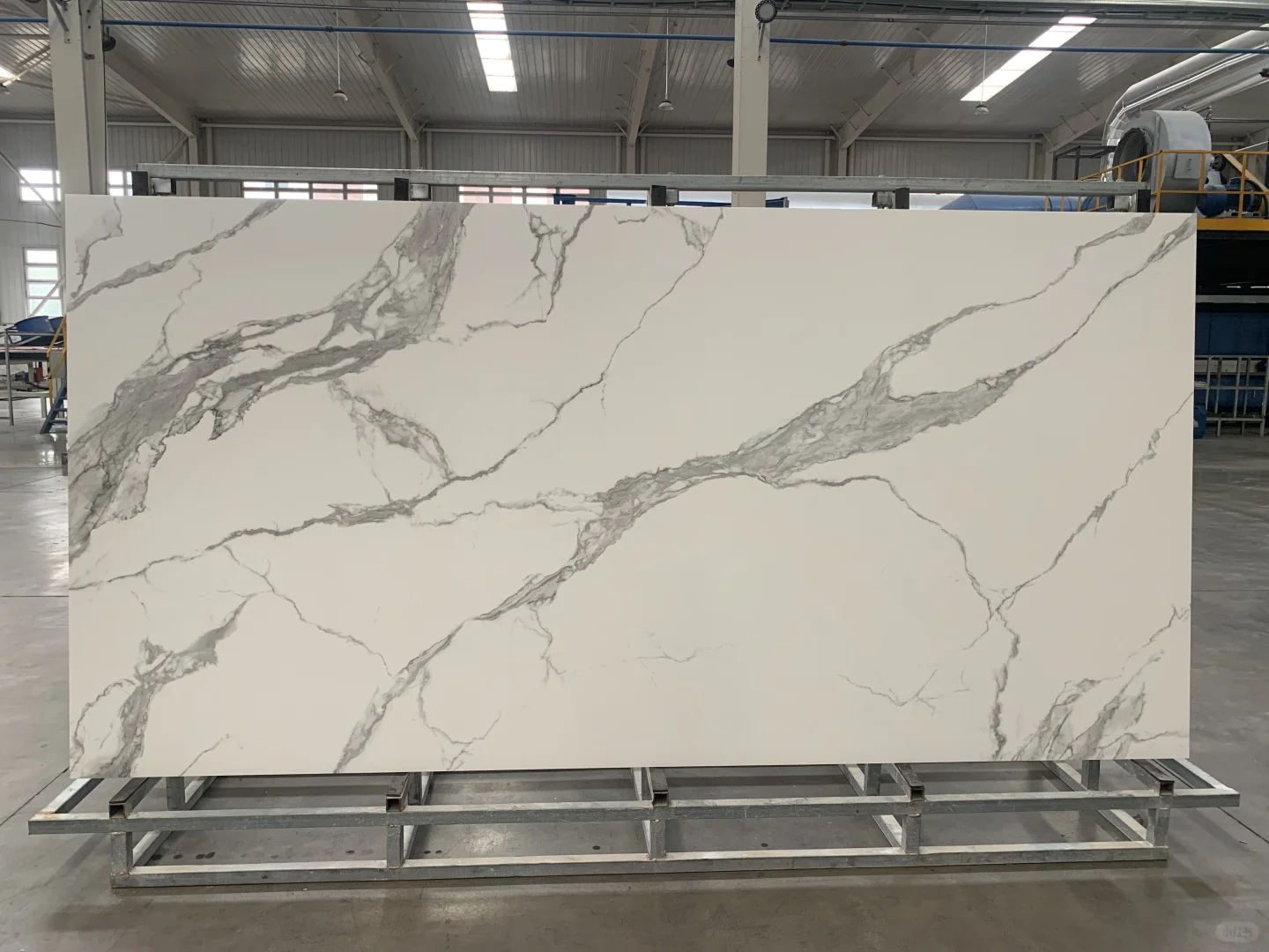 深藏不露，岩板车间靓丽?风景线