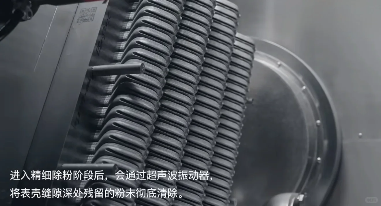 苹果在今年使用了钛金属粉末打印技术