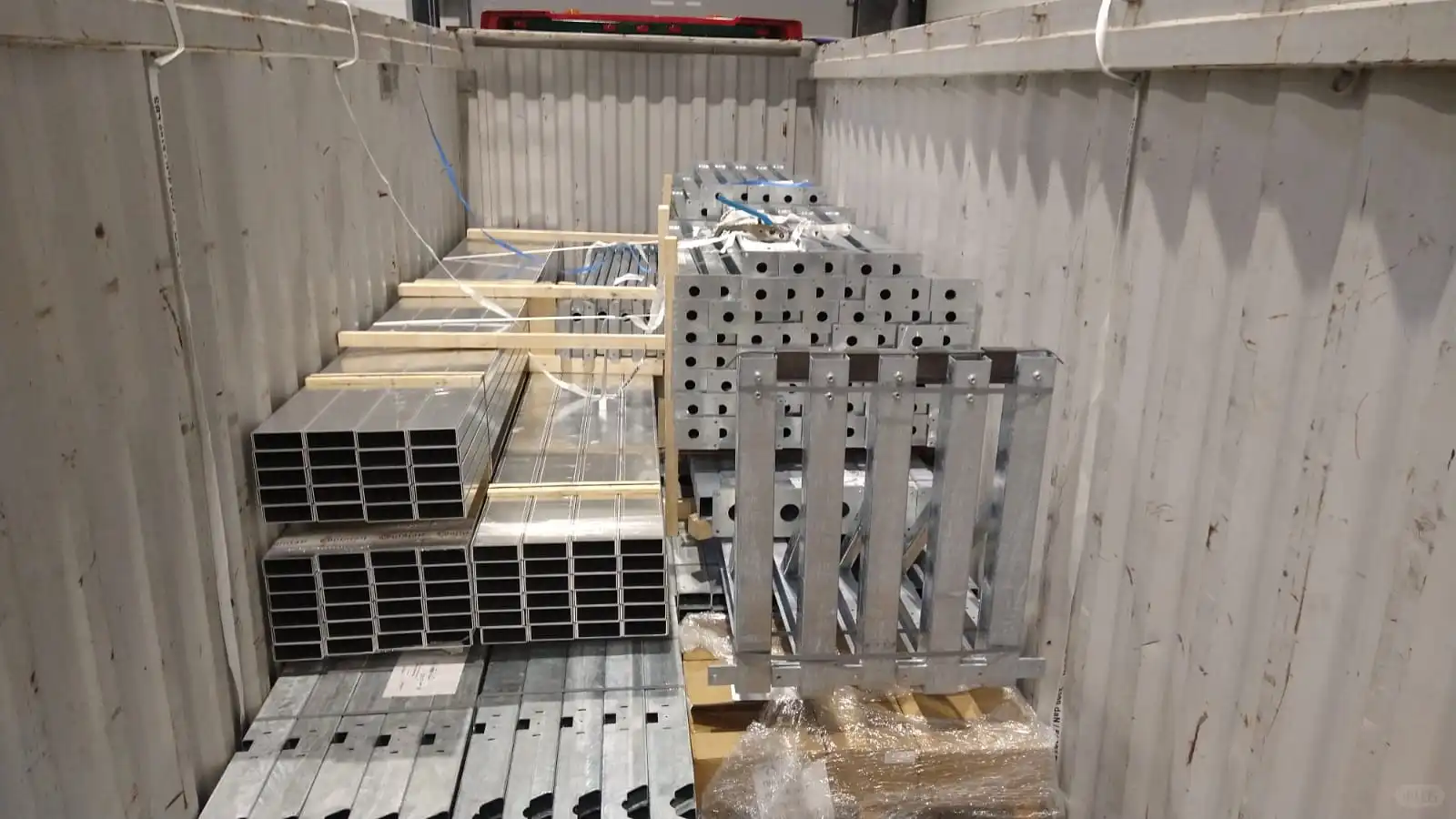 荷兰进口温室项目资材 装柜图 开顶箱