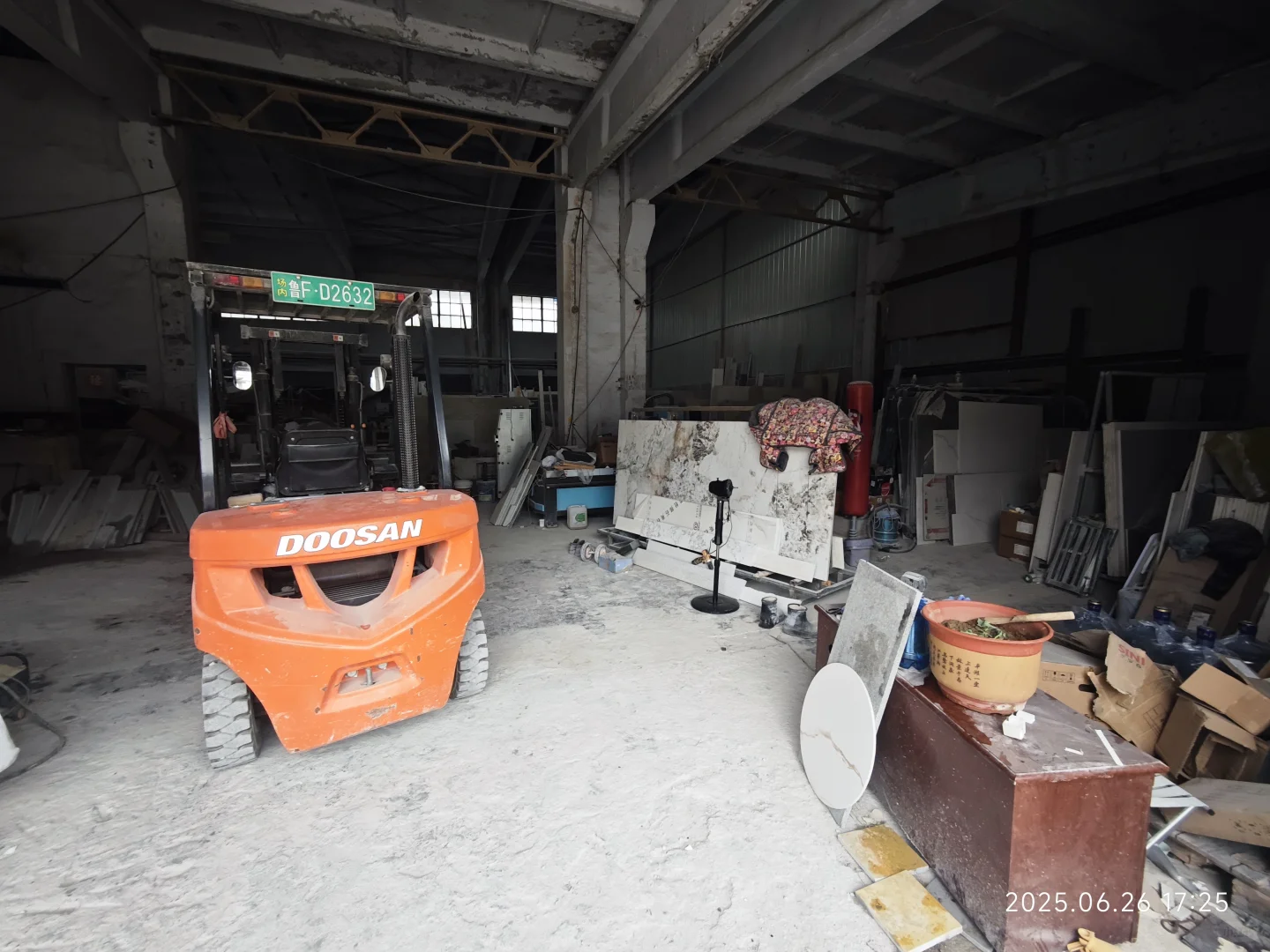 6月25日，今天去看看厨房台面加工情况。