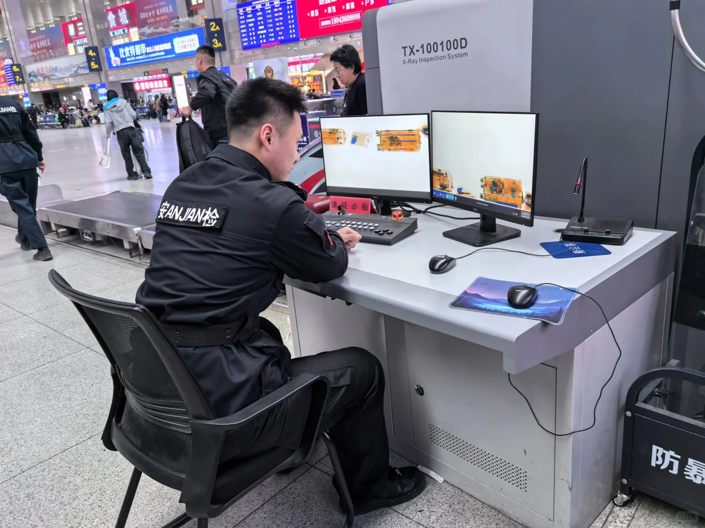 安检仪视角！行李箱里带了啥