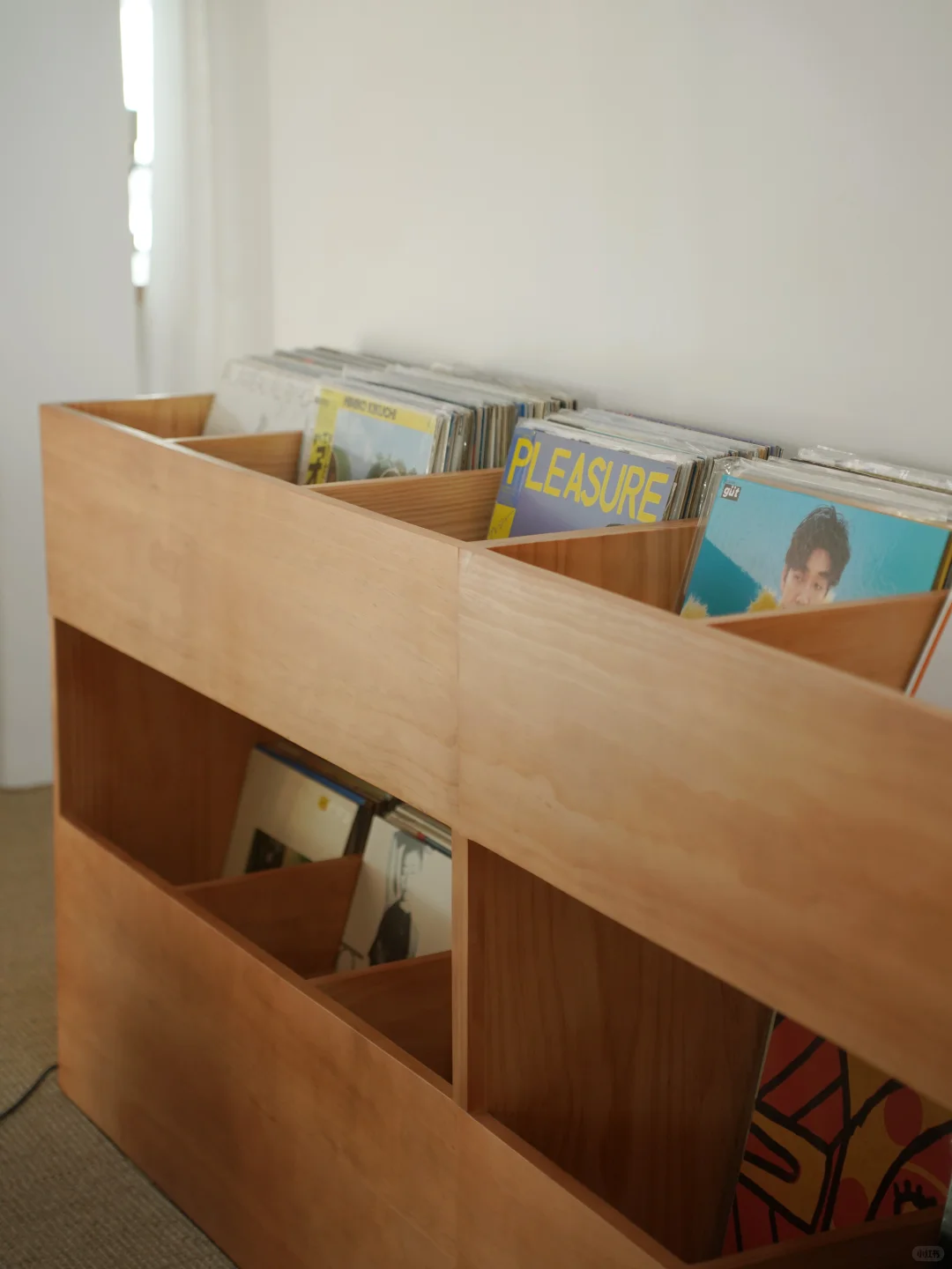 POV.你喜欢黑胶并且有个会点设计的wifie