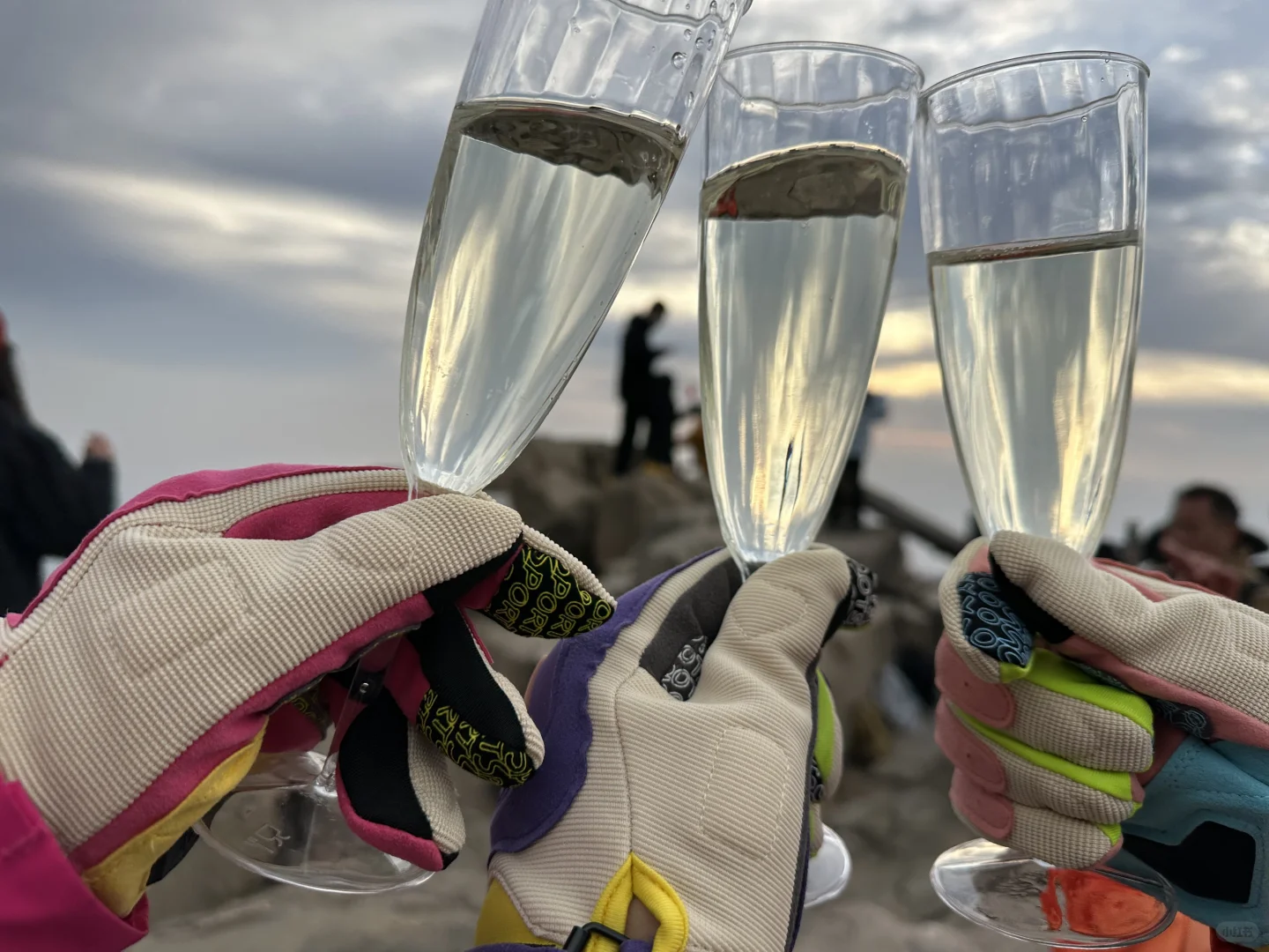 泰山夜爬的烟人怎么那么多!!