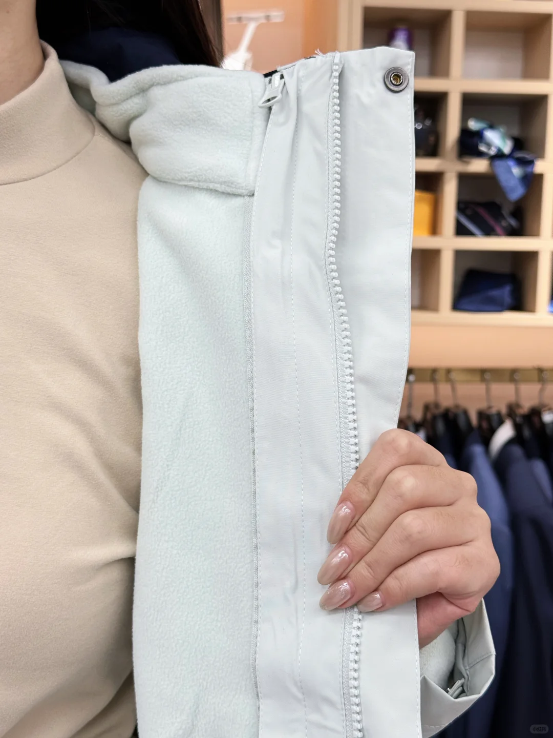 打工人必备！这款冲锋衣直接焊在身上了?