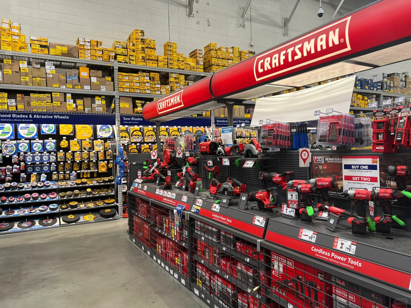 Lowe's home 建材家具市场