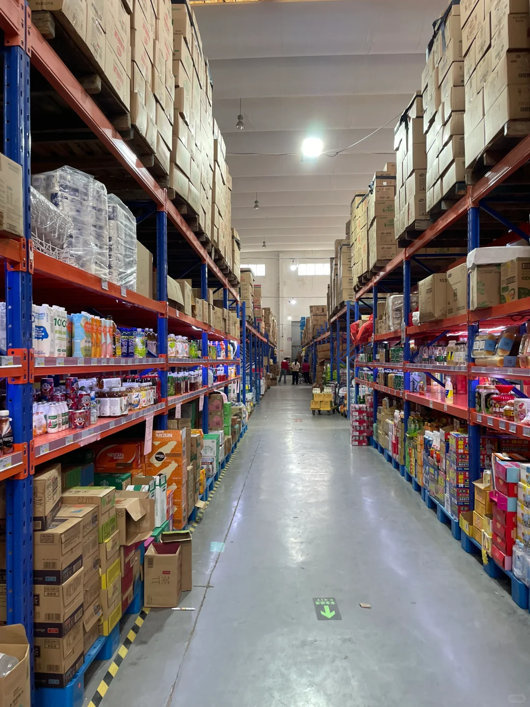 好食荟休闲零食工厂批发仓