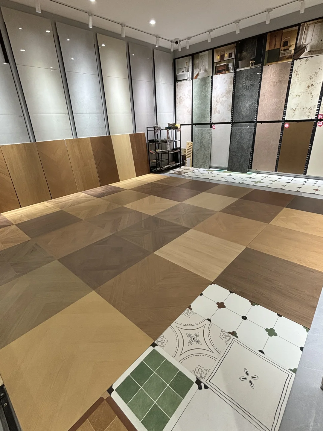 大学生周末勇闯建材城｜中古风瓷砖选购记