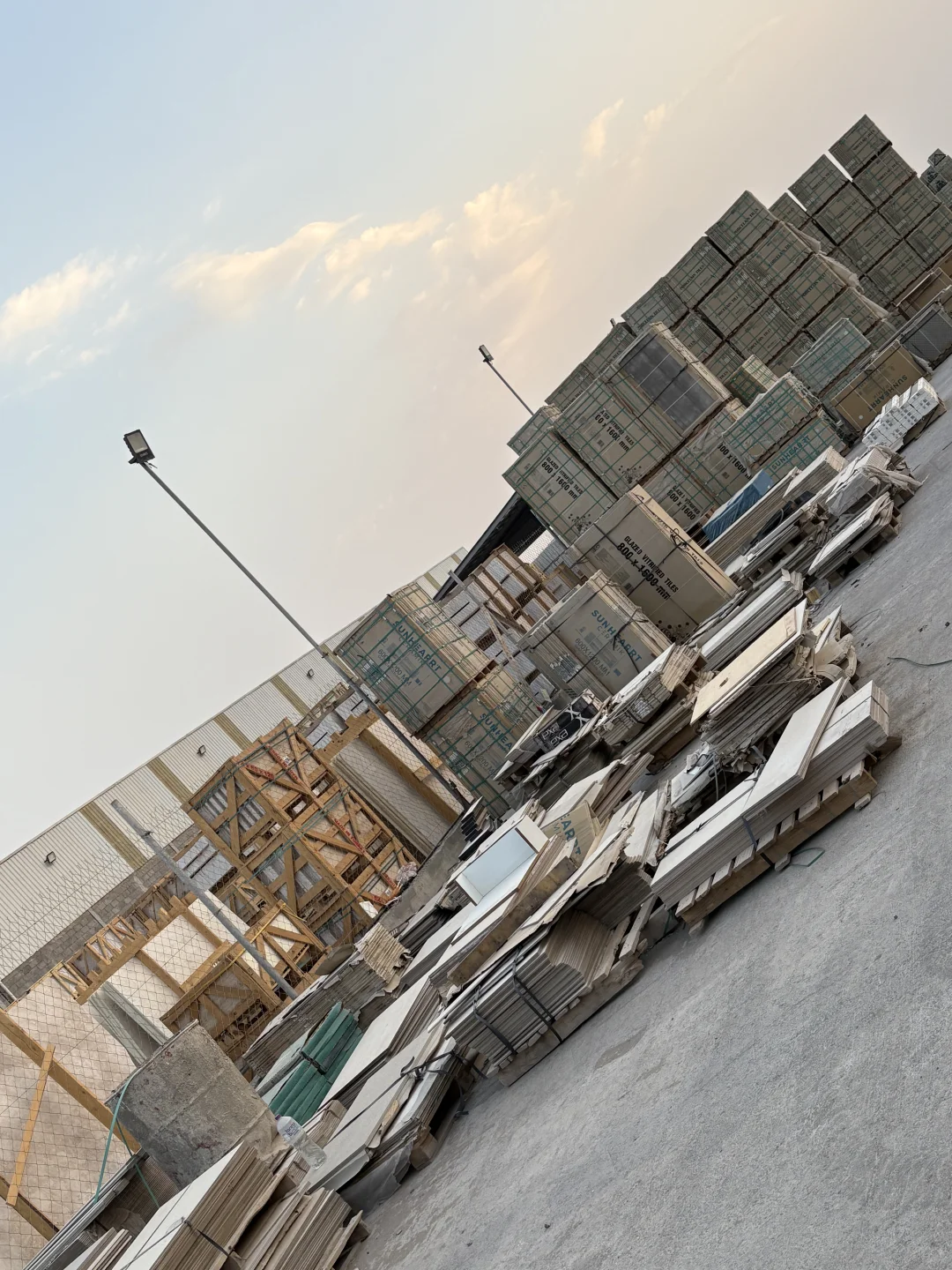 利雅得瓷砖批发商堆场