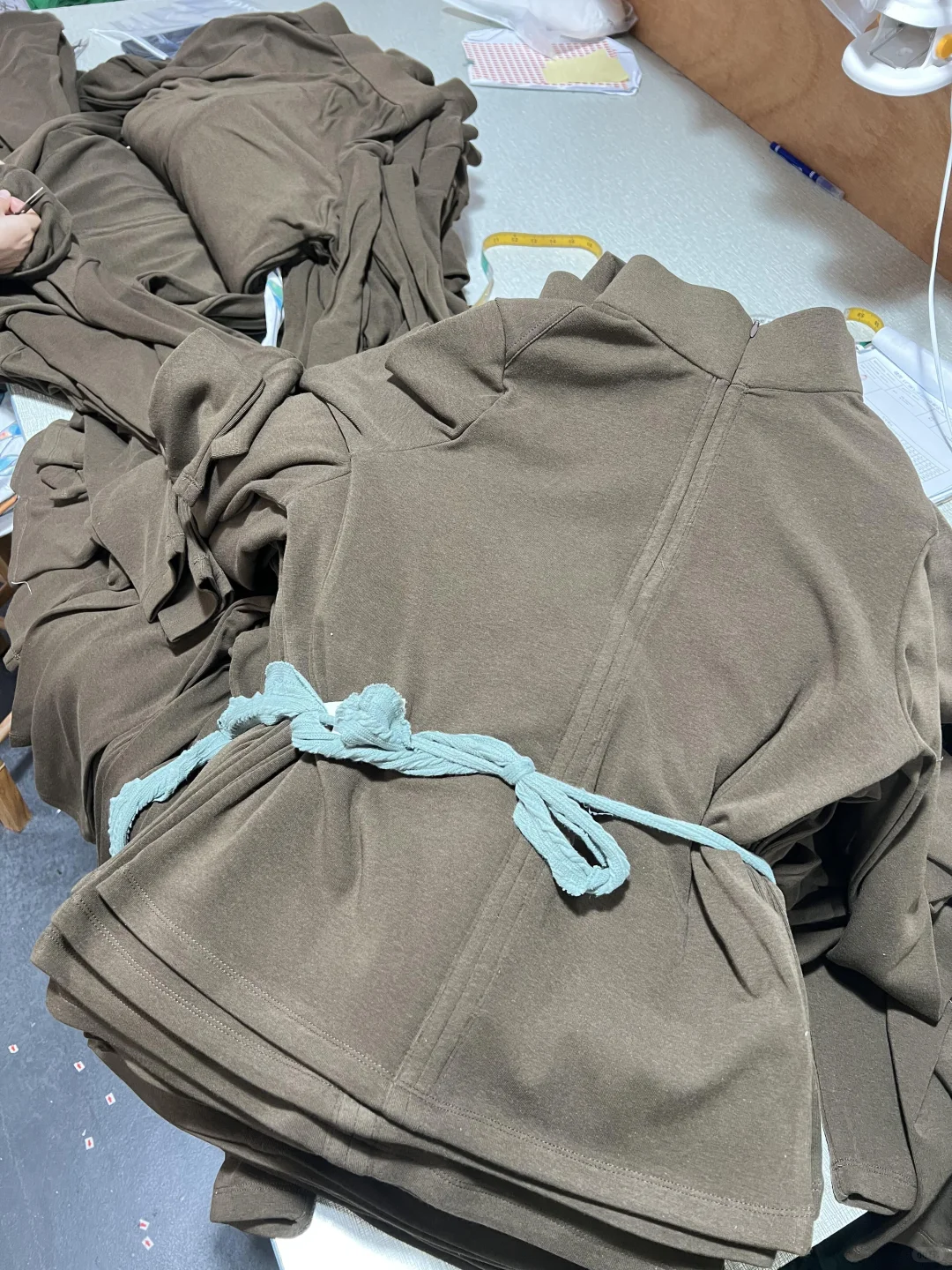 他们家服装厂？