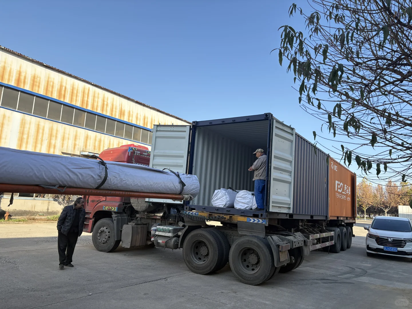 装箱发货-出口订单-专业的土工材料厂家