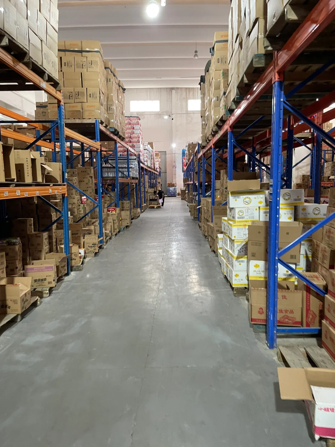 好食荟休闲零食工厂批发仓