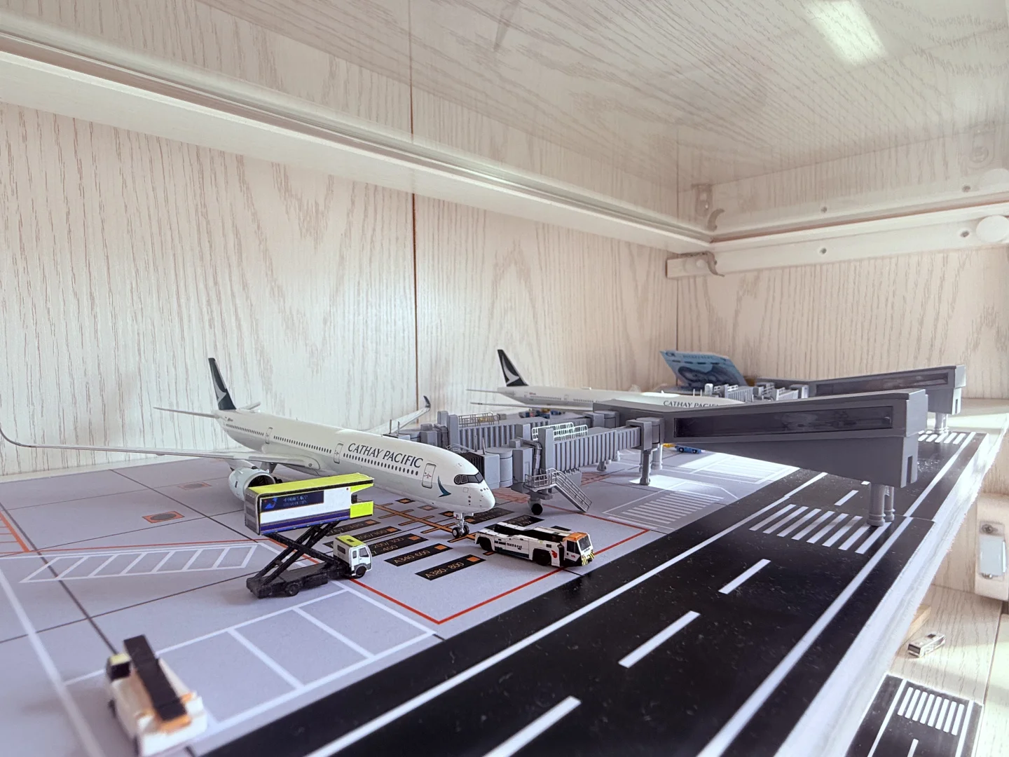 做了一个迷你机场✈️