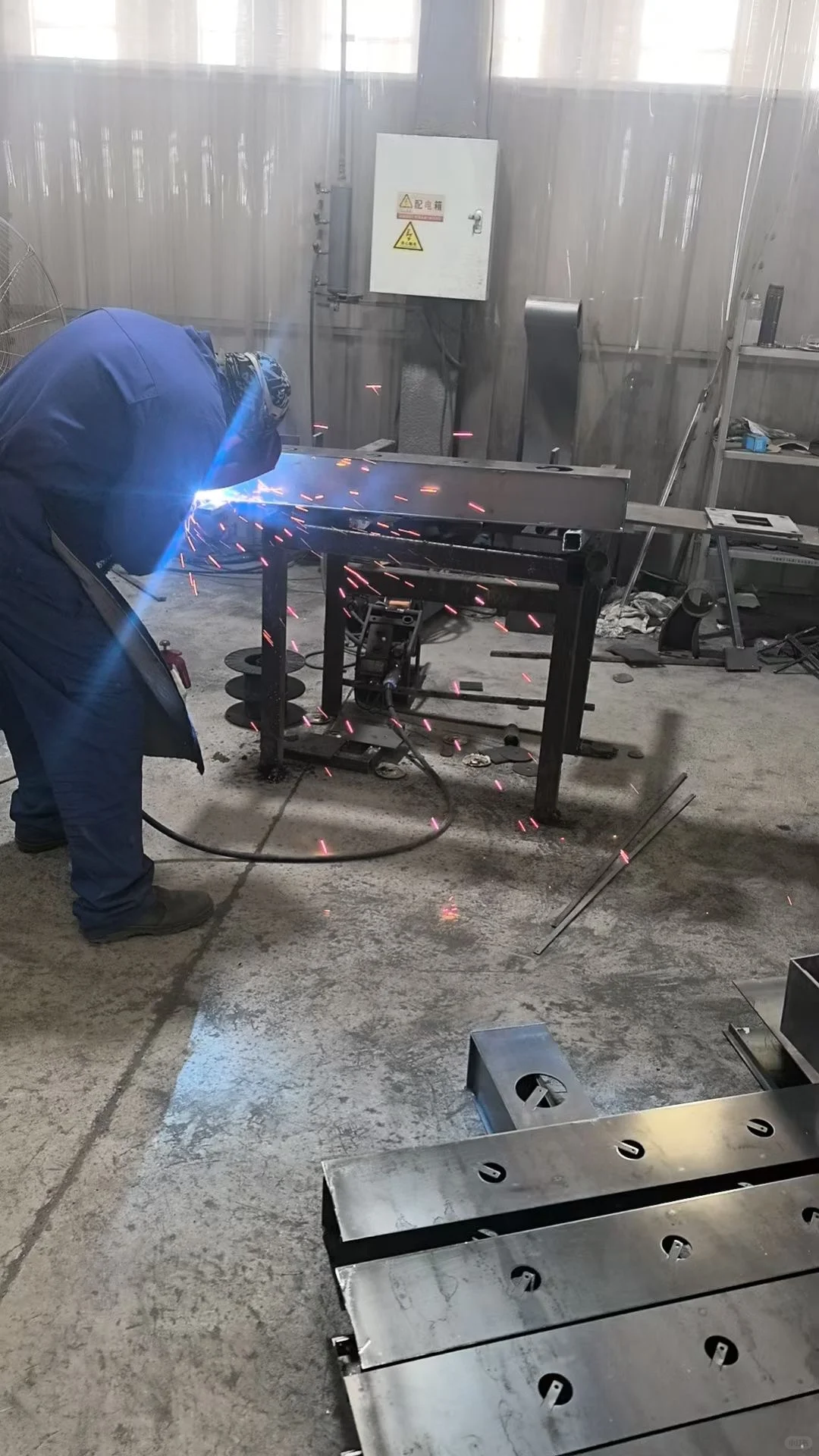 护栏，守护城市安全的坚固盾牌