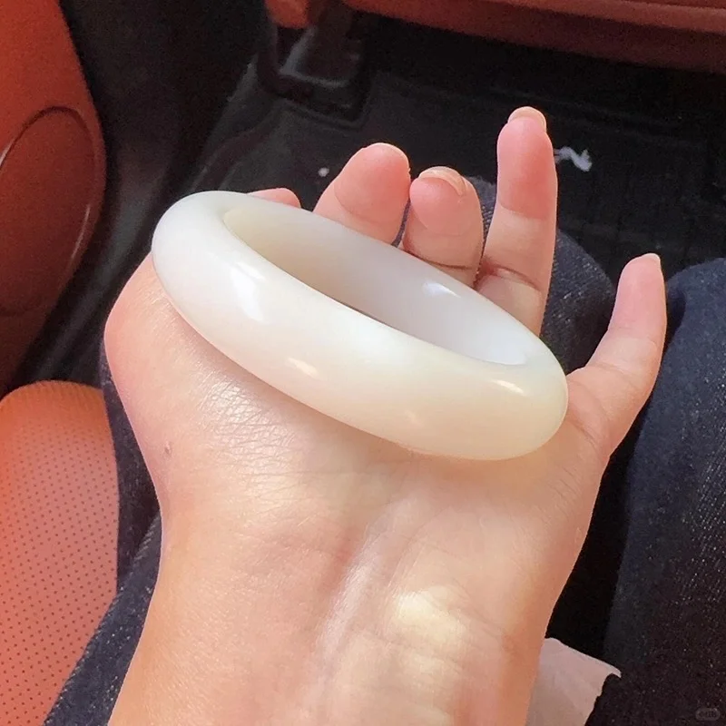 【五行缺它｜这圈白玉镯，是命理师偷偷盖章的「