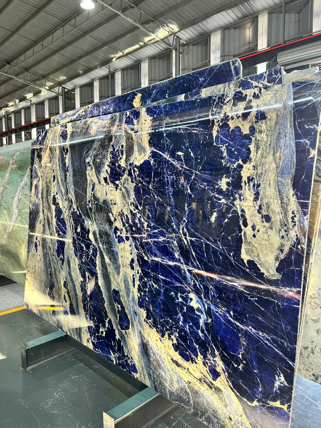 ?探访矿老板搞得奢石工厂