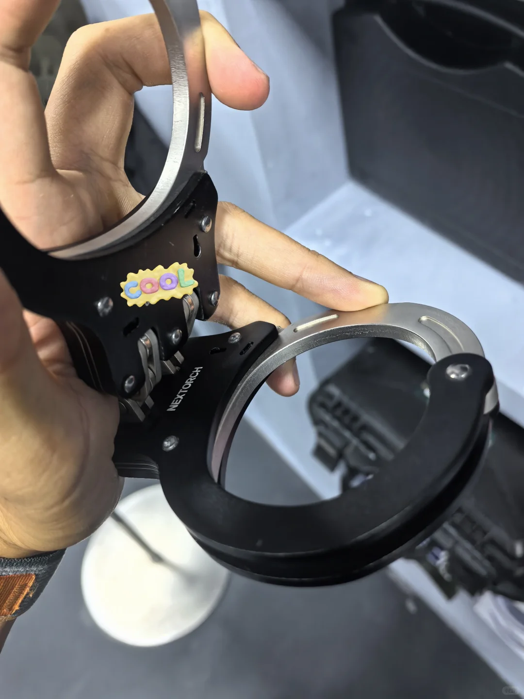 我觉得纳丽德的双链板铐是最好用的