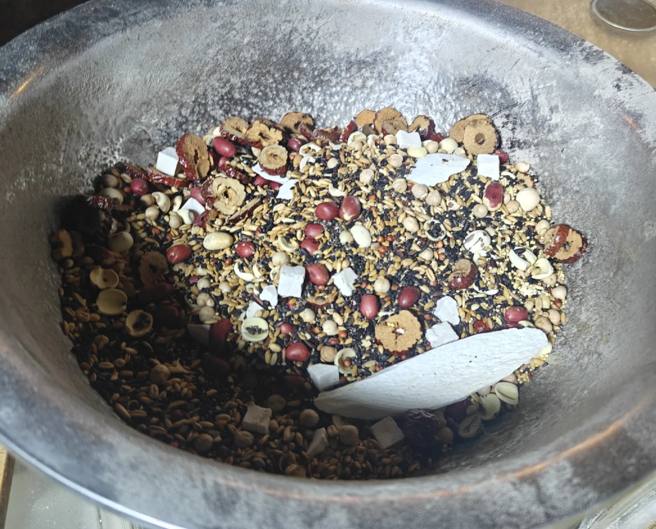 00后加入养生大军