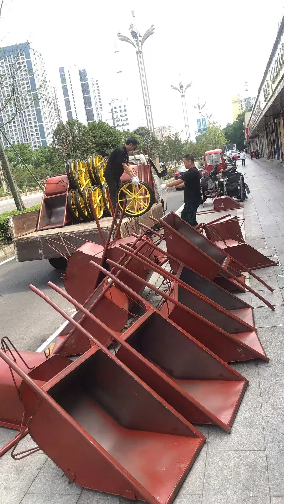 成都龙泉卖五金劳保消防交通批发