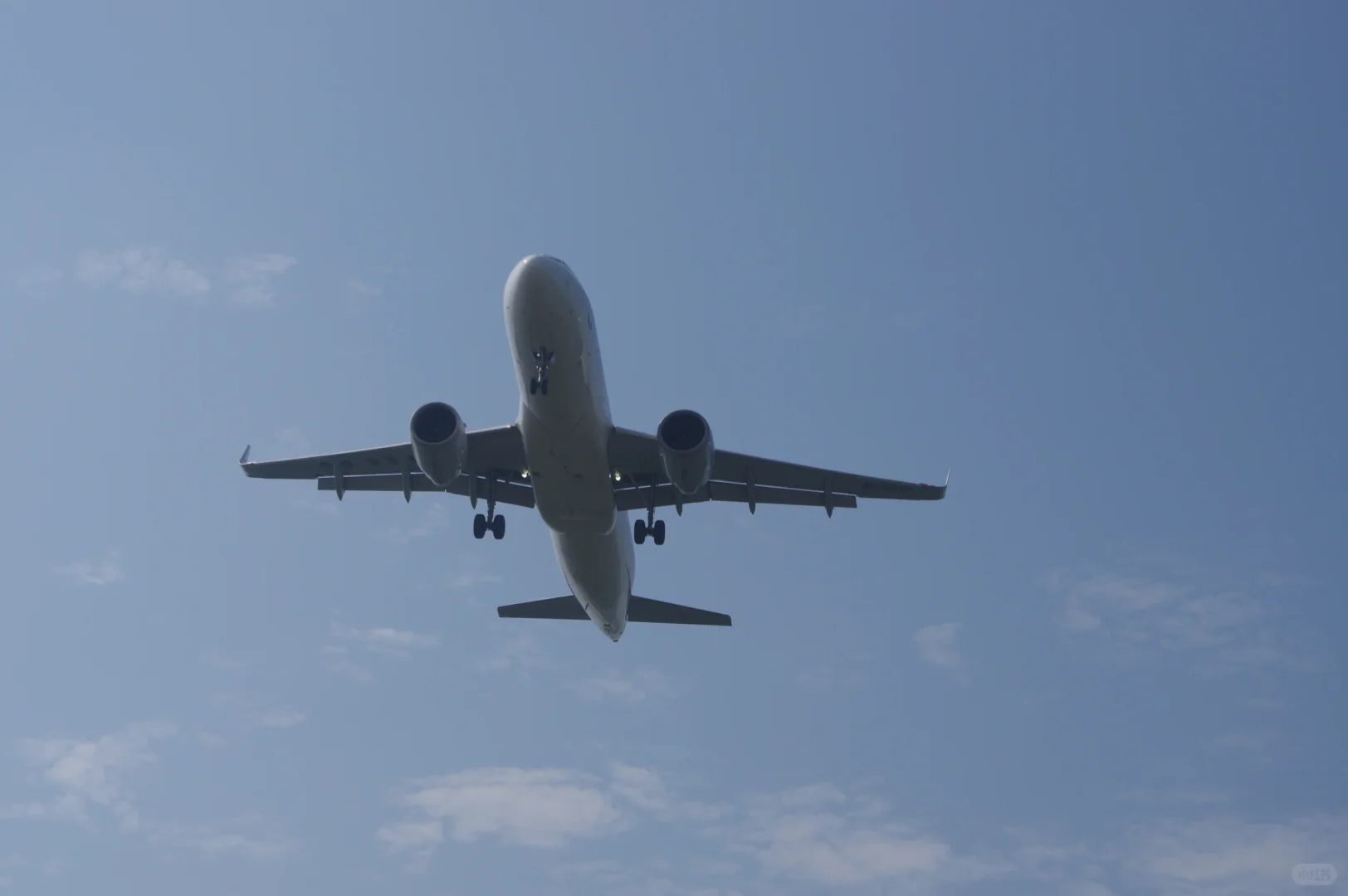 超宽体机降落确实带风