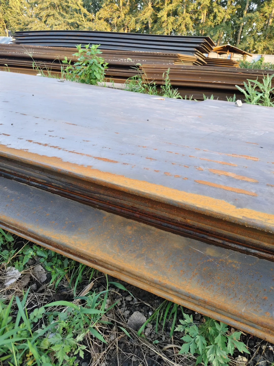 优质钢材，构筑坚固未来。