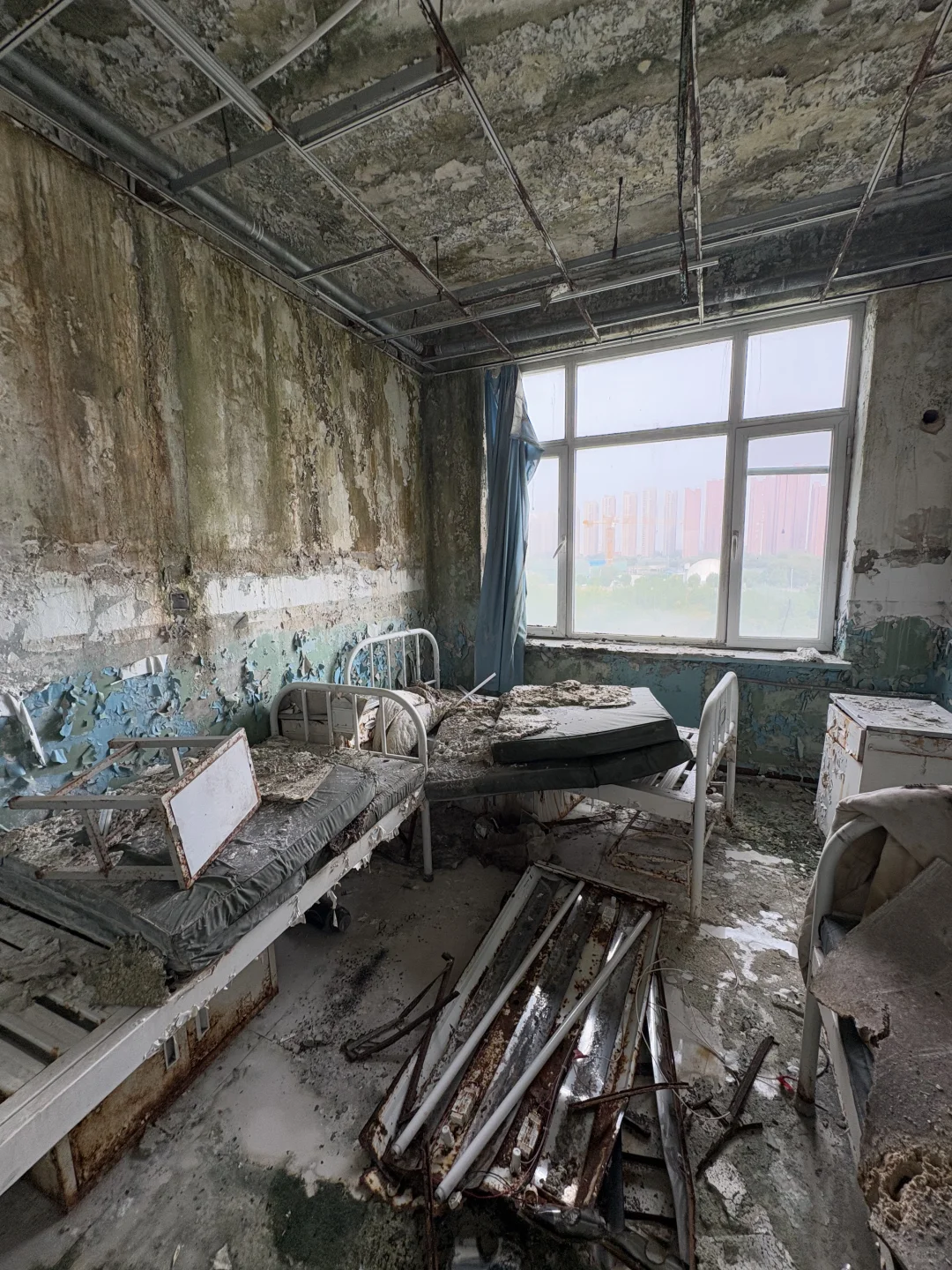 废弃医院里 最恐怖的竟然是。。。