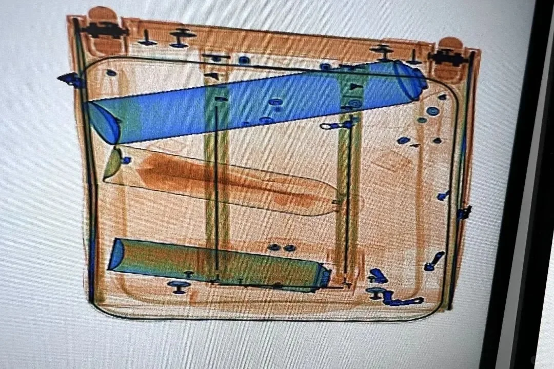 安检仪视角！行李箱里带了啥