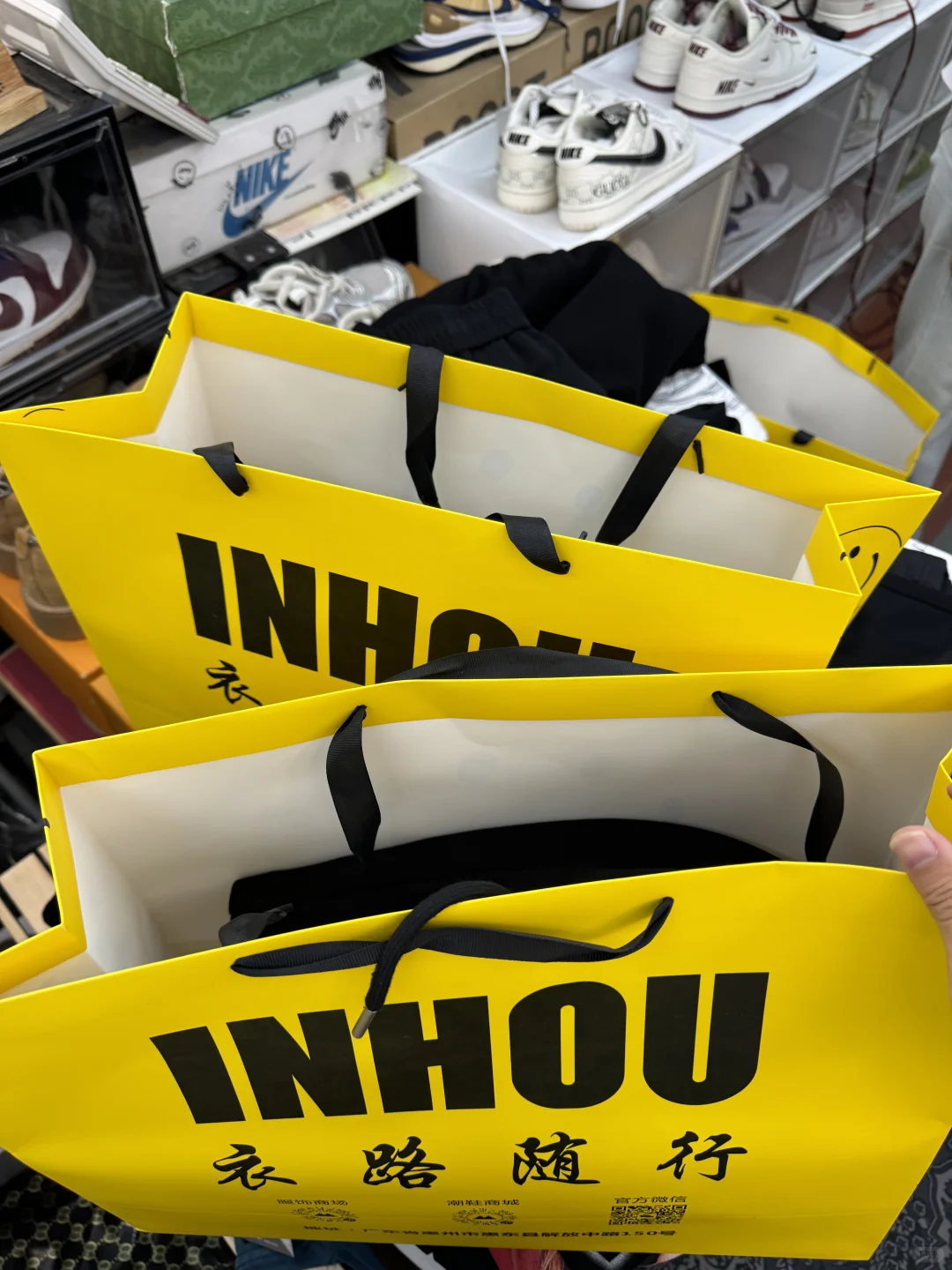 今年的服装实体店究竟怎么了？