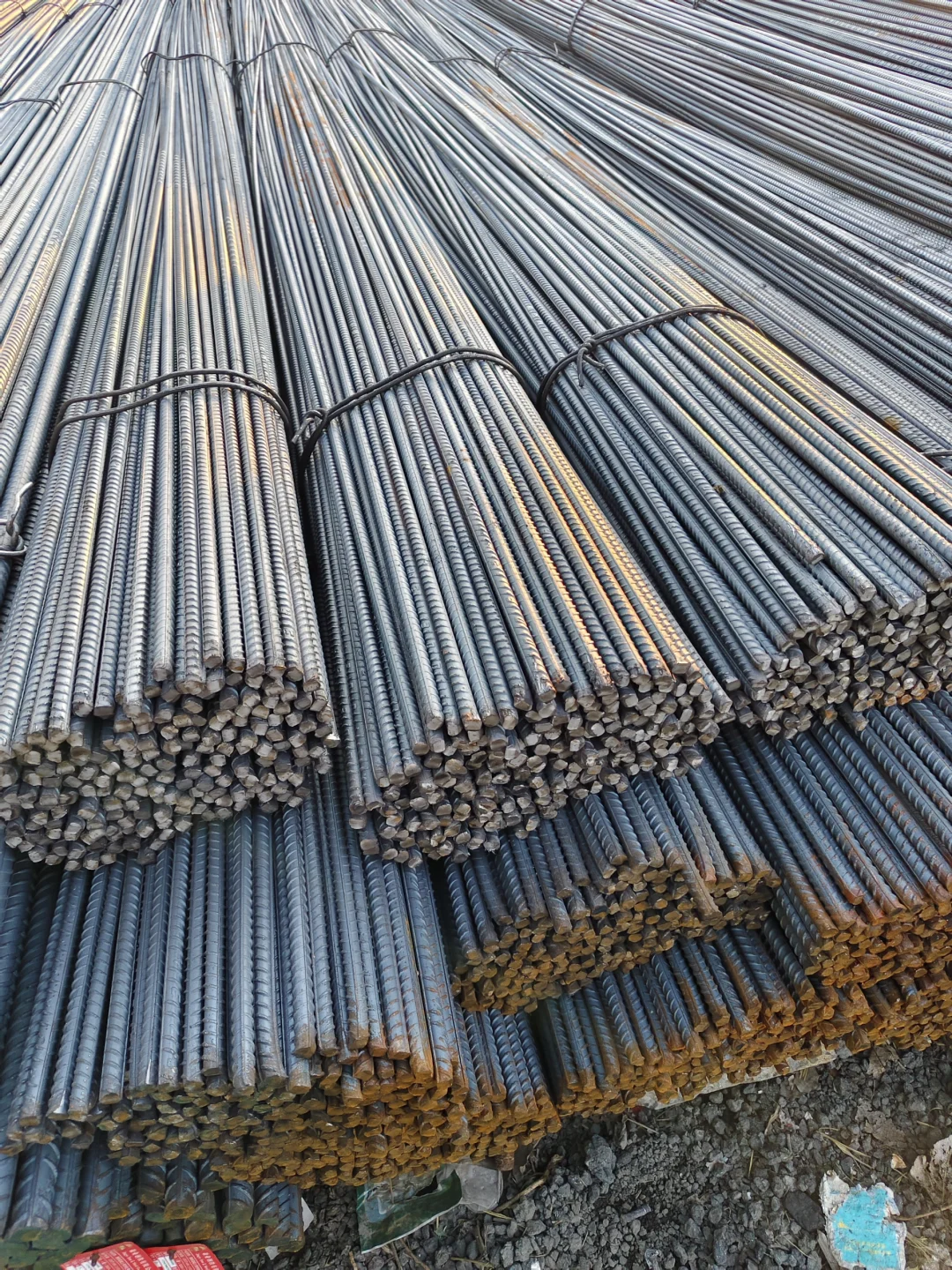 优质钢材，构筑坚固未来。