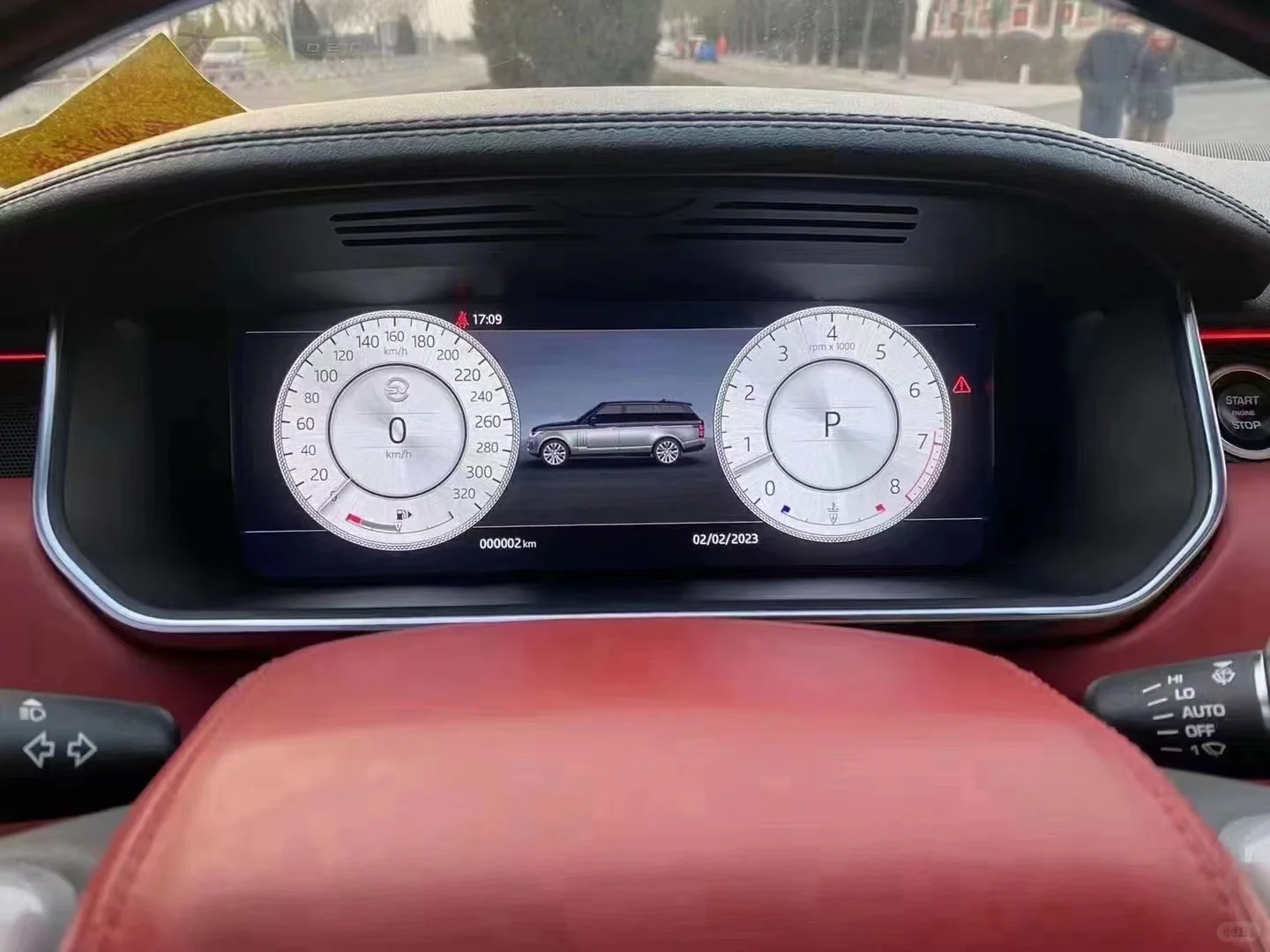 路虎揽胜新款液晶仪表