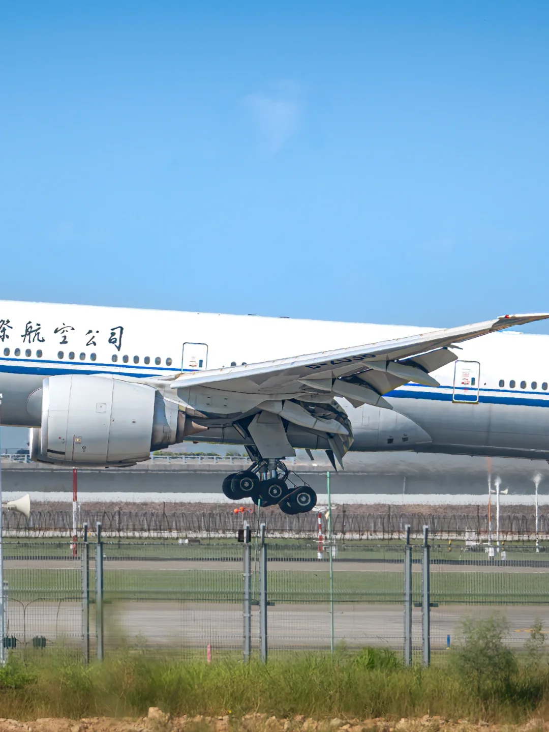 国航次旗舰：“两桶一棍”