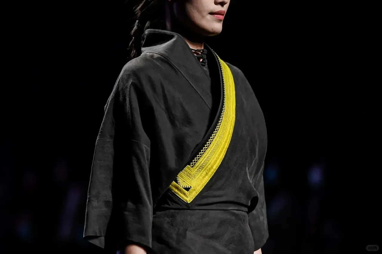 ⭕这篇文章告诉你非遗服装为啥会?