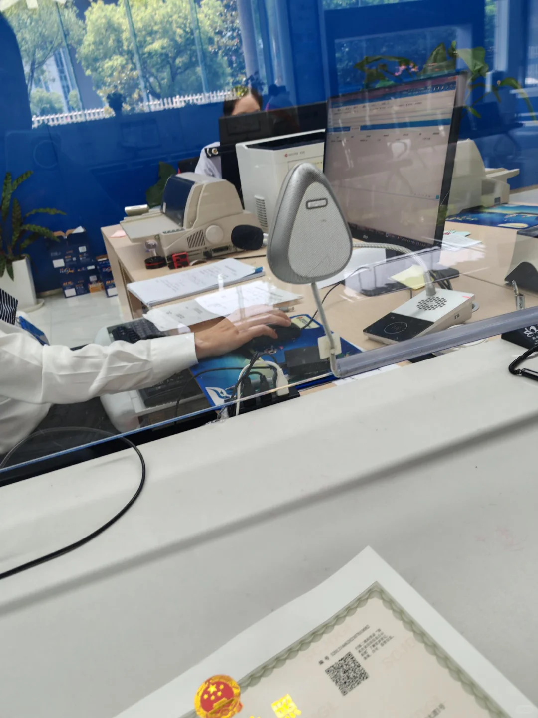 一个医疗器械许可证到底要跑几次