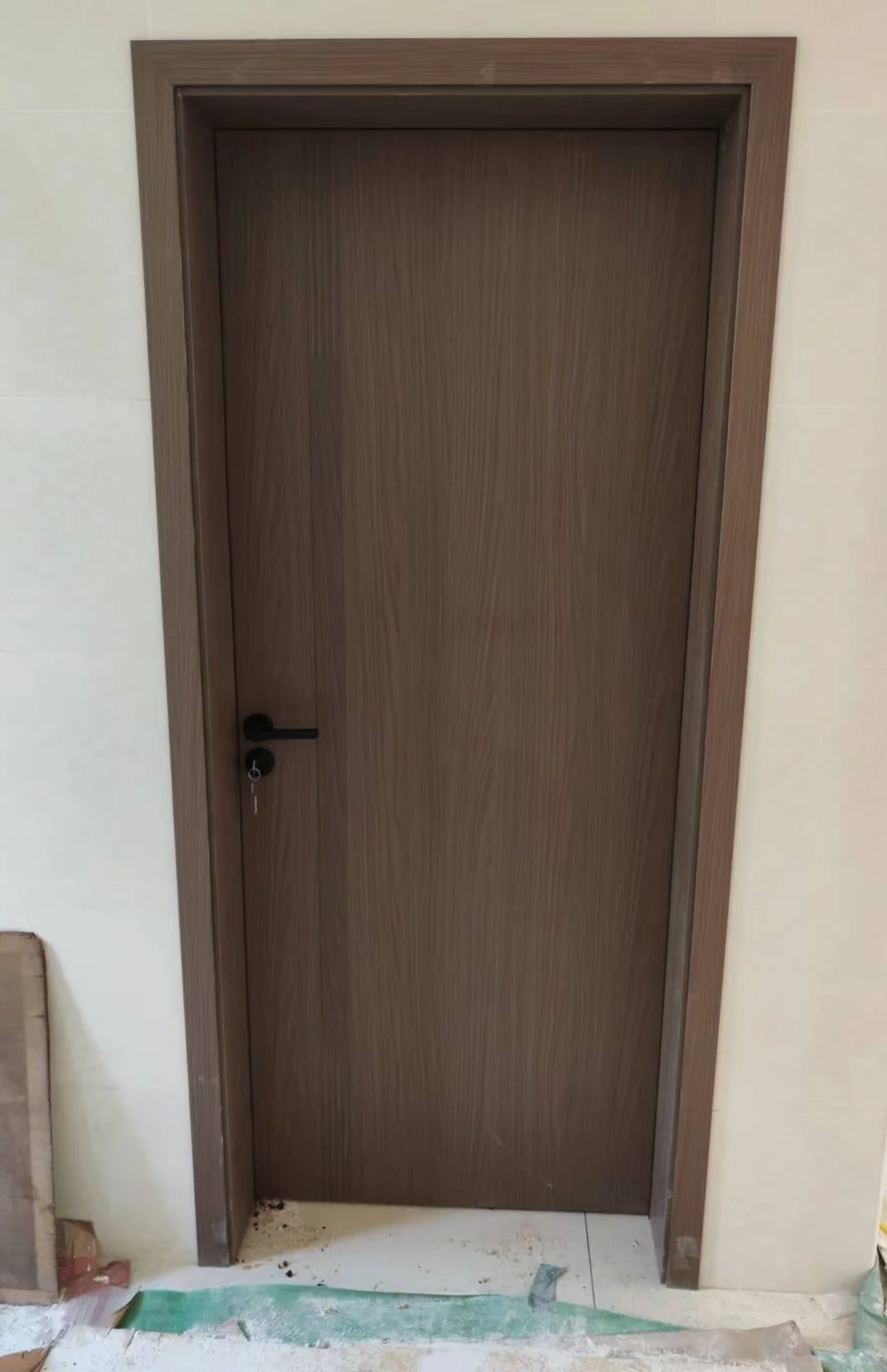 橡木实木烤漆门。白色黑色灰色奶油风