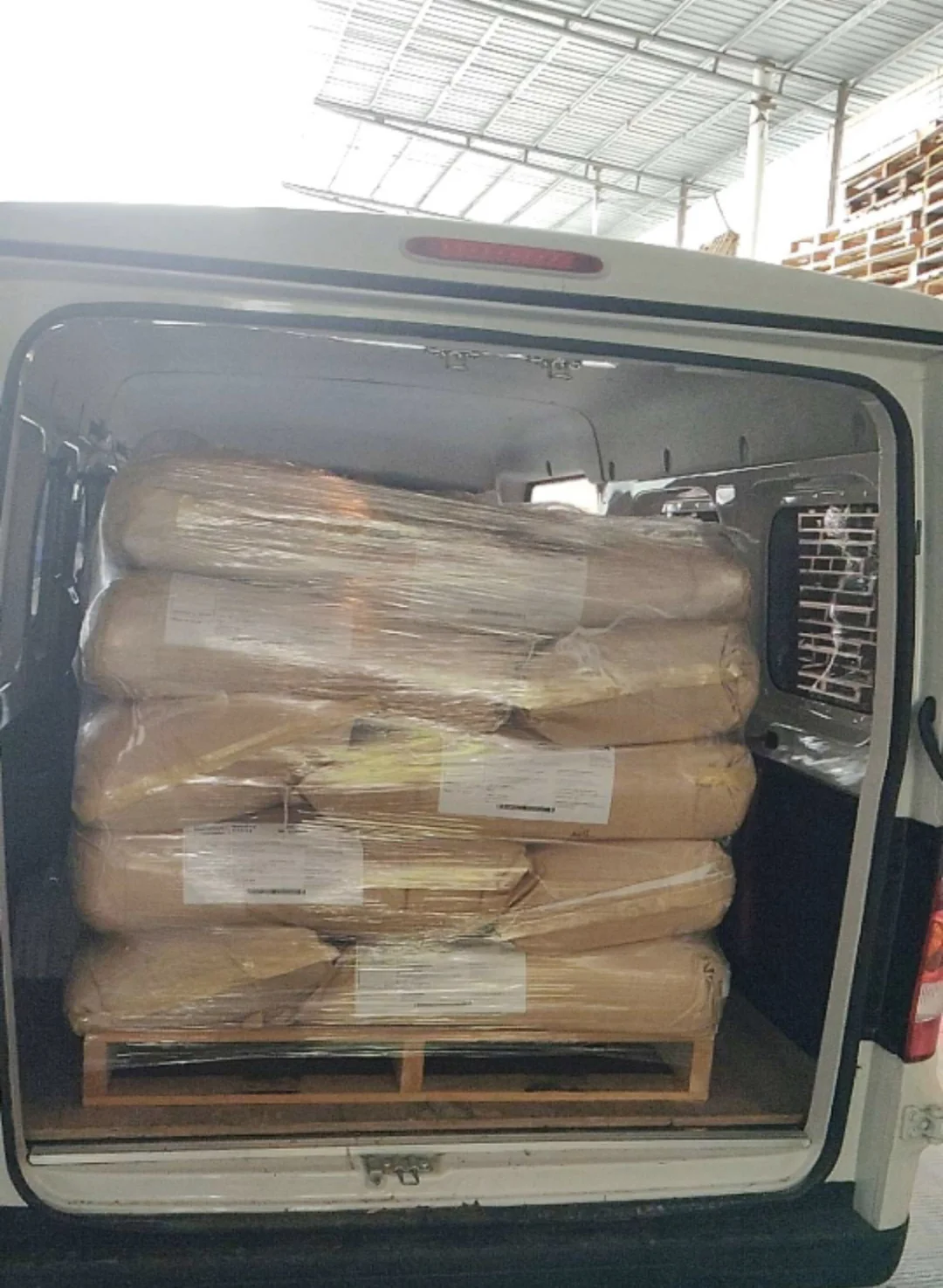 化工人发货的一天，今天发一吨分散剂。