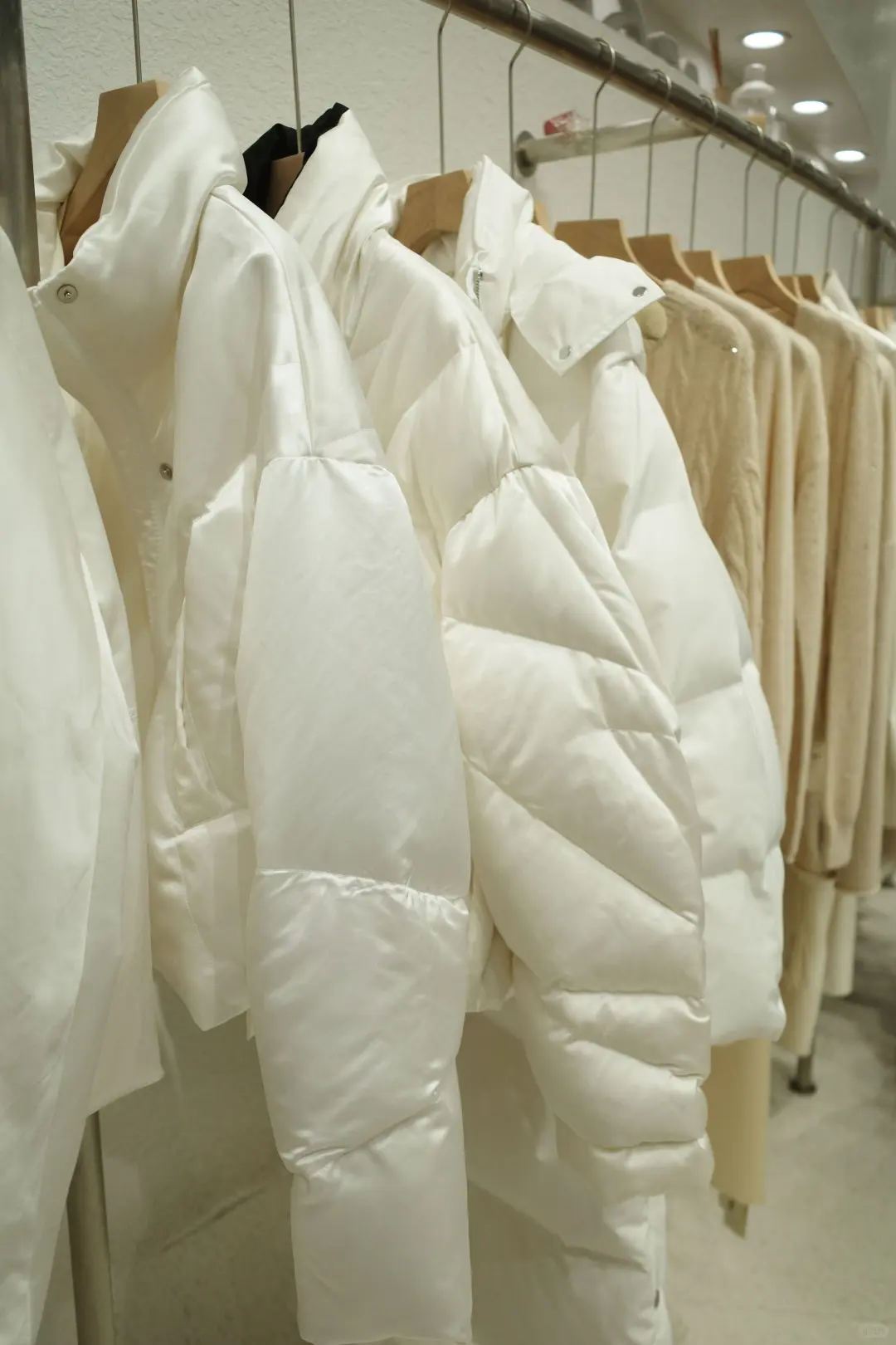 我供货,你来卖!极简鹅绒服供应链