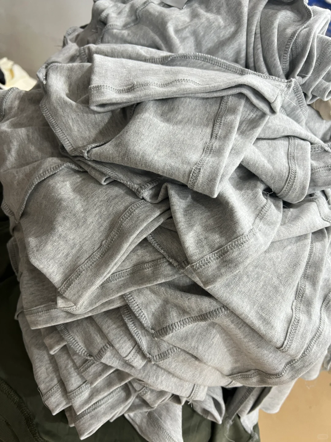 【广州服装厂可接包工包料50件起】