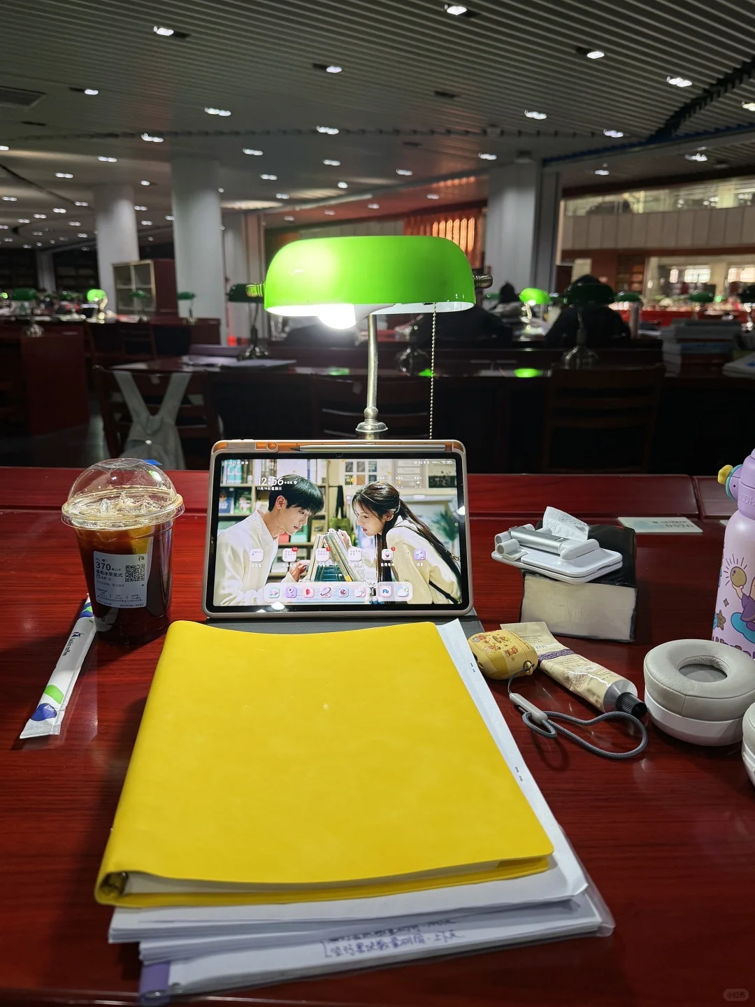 爱死图书馆的小氛围了