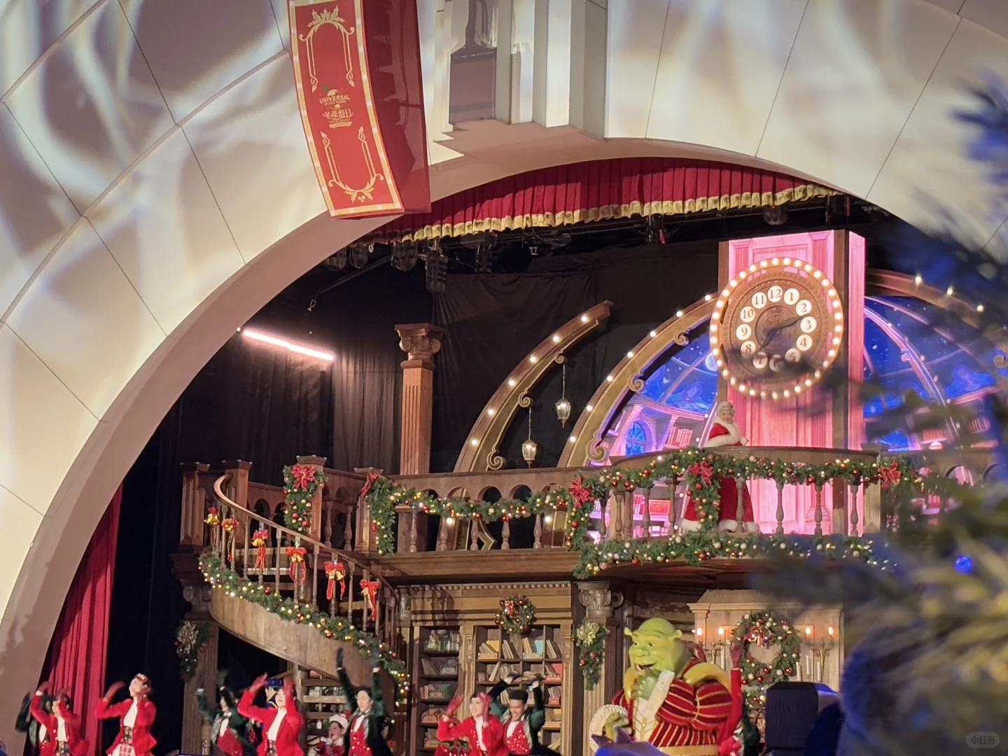 央财日记｜人在图书馆坐，心已到圣诞环球?